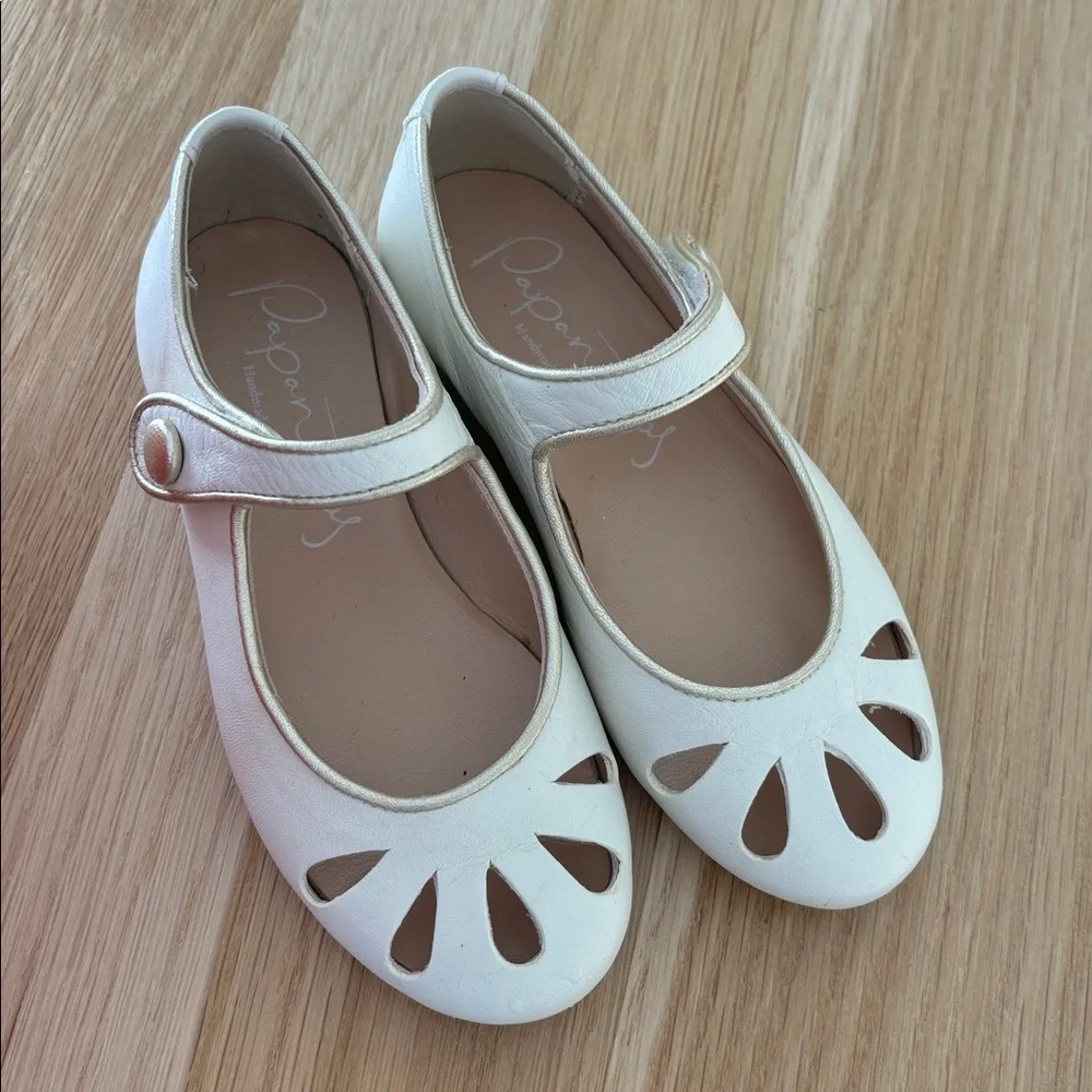 Eli 1957 Off-White Leather Cut Out Mary Jane Shoes for Little Girls